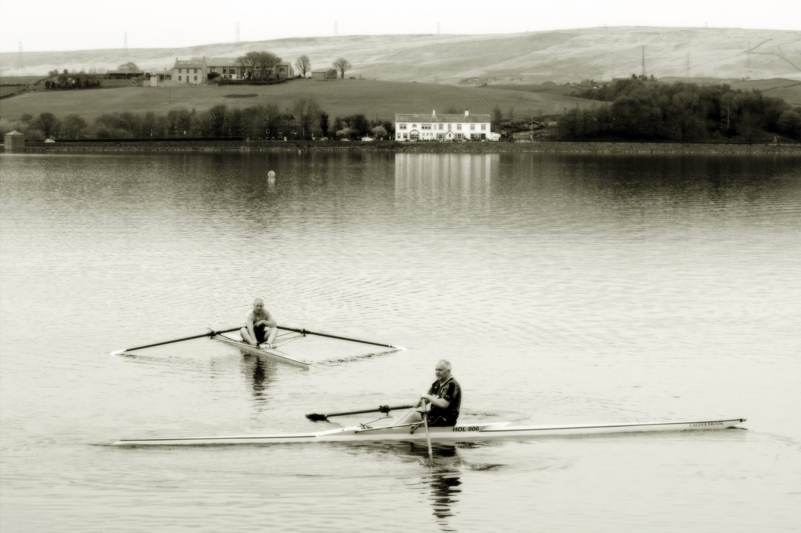 voda, water transportation, Černý a bílý, vodní, veslo, boats and boating equipment and supplies, řeka, lodičky, odraz, loď, monochromatické fotografování, veslování, vodní sport, vodní zdroje, plavidla veslování, rekreace, černobílý, nebe, jezero, strom, kanoistika, krajina, uklidnit