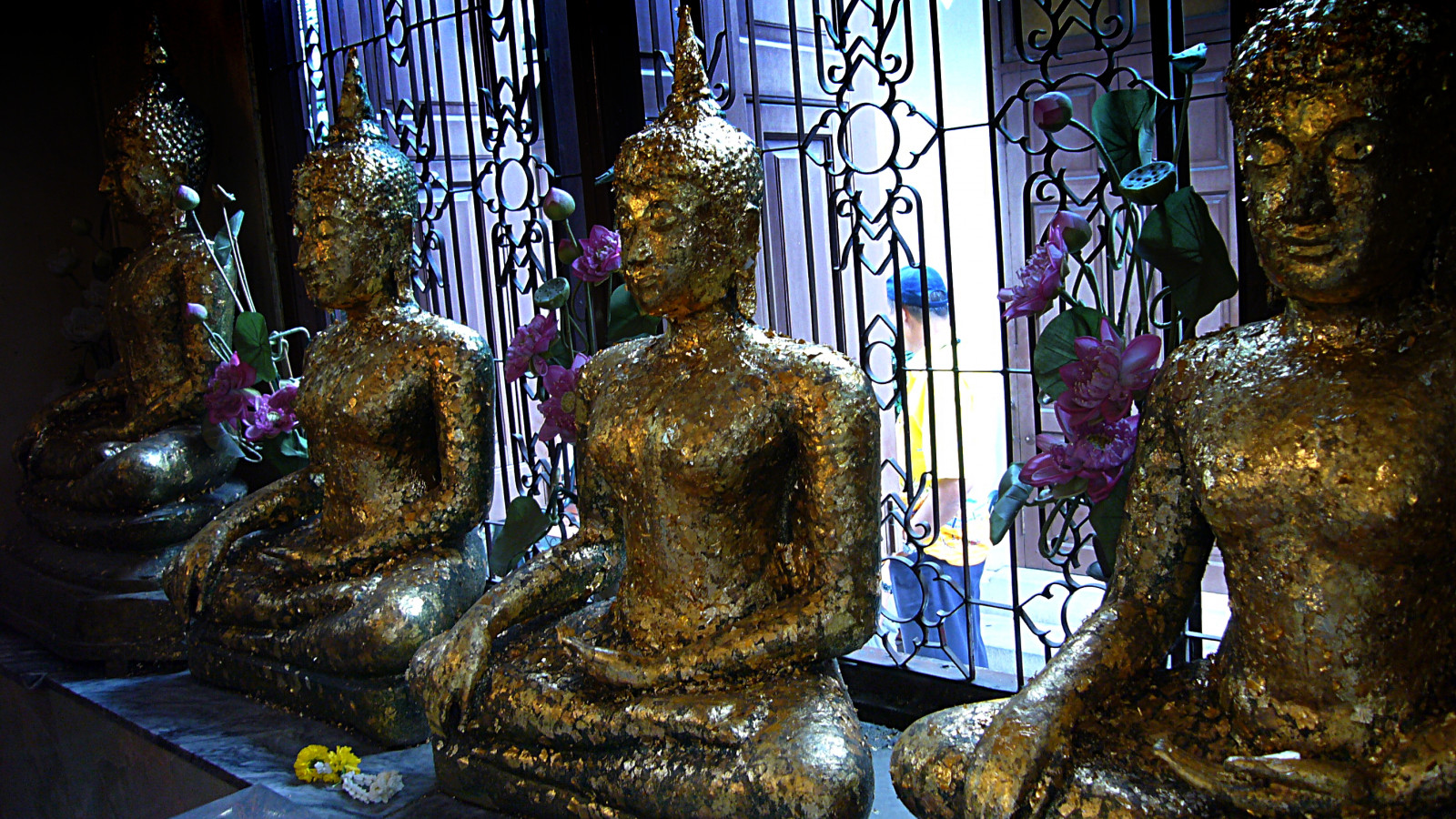 การเดินทาง, การท่องเที่ยว, สีน้ำเงิน, วันหยุด, ประติมากรรม, วันหยุด, สีเขียว, ประวัติศาสตร์, สวย, ความงาม, สีเหลือง, รูปปั้น, ผ่อนคลาย, ประเทศไทย, เคร่งศาสนา, การถ่ายภาพ, ทอง, รูปภาพ, วันหยุด, เอเชีย, เอเชียตะวันออกเฉียงใต้, นั่งสมาธิ, สีม่วง, ภาพ, ภาพถ่าย, กรุงเทพฯ, พระพุทธเจ้า, ศาสนา, วัฒนธรรม, รูปปั้น, พุทธศาสนา, พระราชวัง, เงียบสงบ, ประวัติศาสตร์, grandpalace, ความเงียบสงบ, ไทย, ประวัติศาสตร์, สงบ, การทำสมาธิ, การเดินทาง, ประเพณี, จิตวิญญาณ, ประติมากรรม, สงบ, สร้างแรงบันดาลใจ, วัฒนธรรม, goldleaf, นักเดินทาง, gulfofthailand, สถานที่สวยงาม, thegrandpalace, mustseeplaces