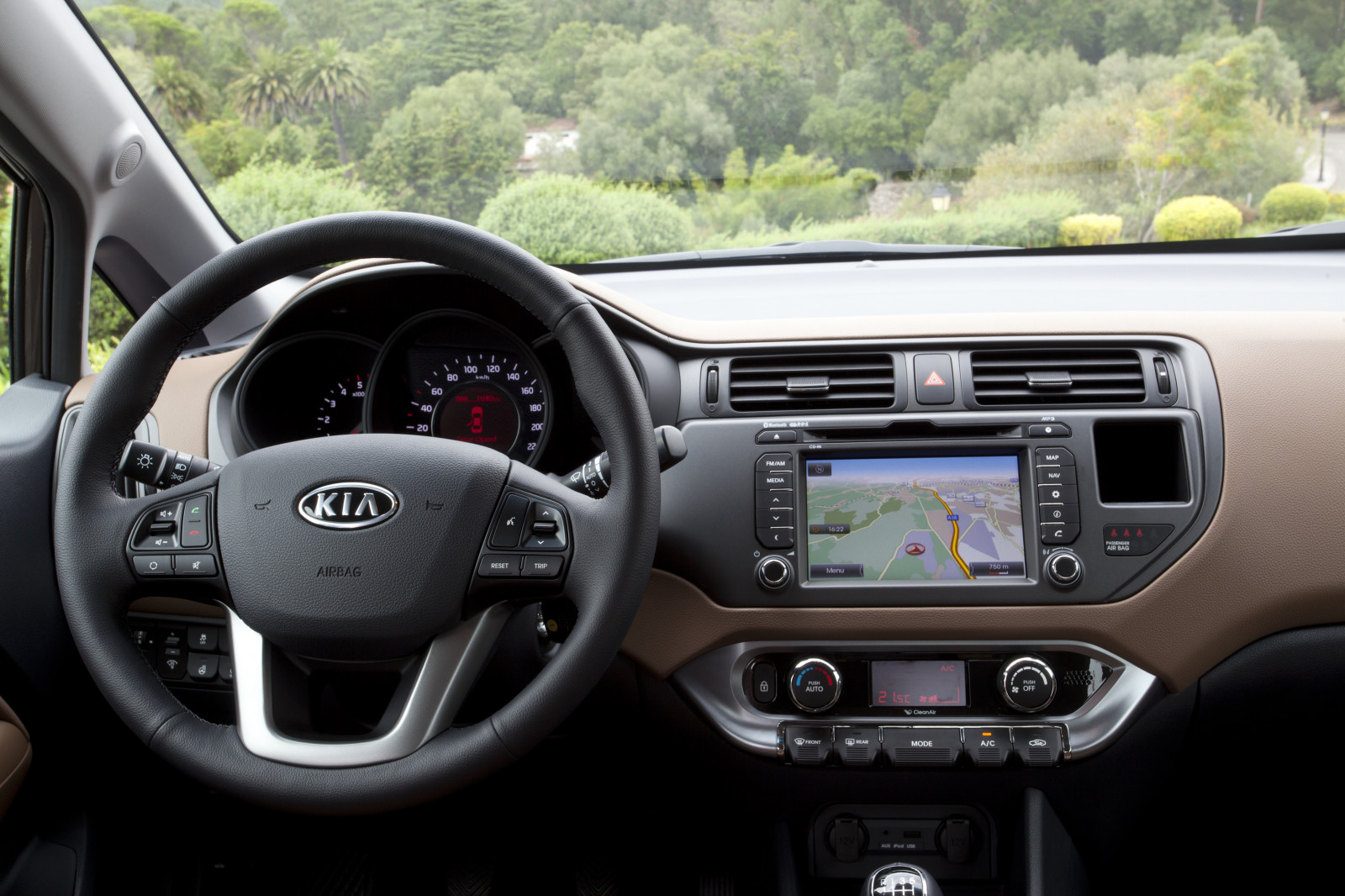 auto, vozidlo, 2013, Kia, netcarshow, netcar, obrázky vozidel, photo auto, Rio, pozemní vozidla, automobil make, rodinný vůz, kompaktní vůz, výkonné auto, městské auto, sportovní užitkové vozidlo, subcompact auto, střední velikost auta, motory kia