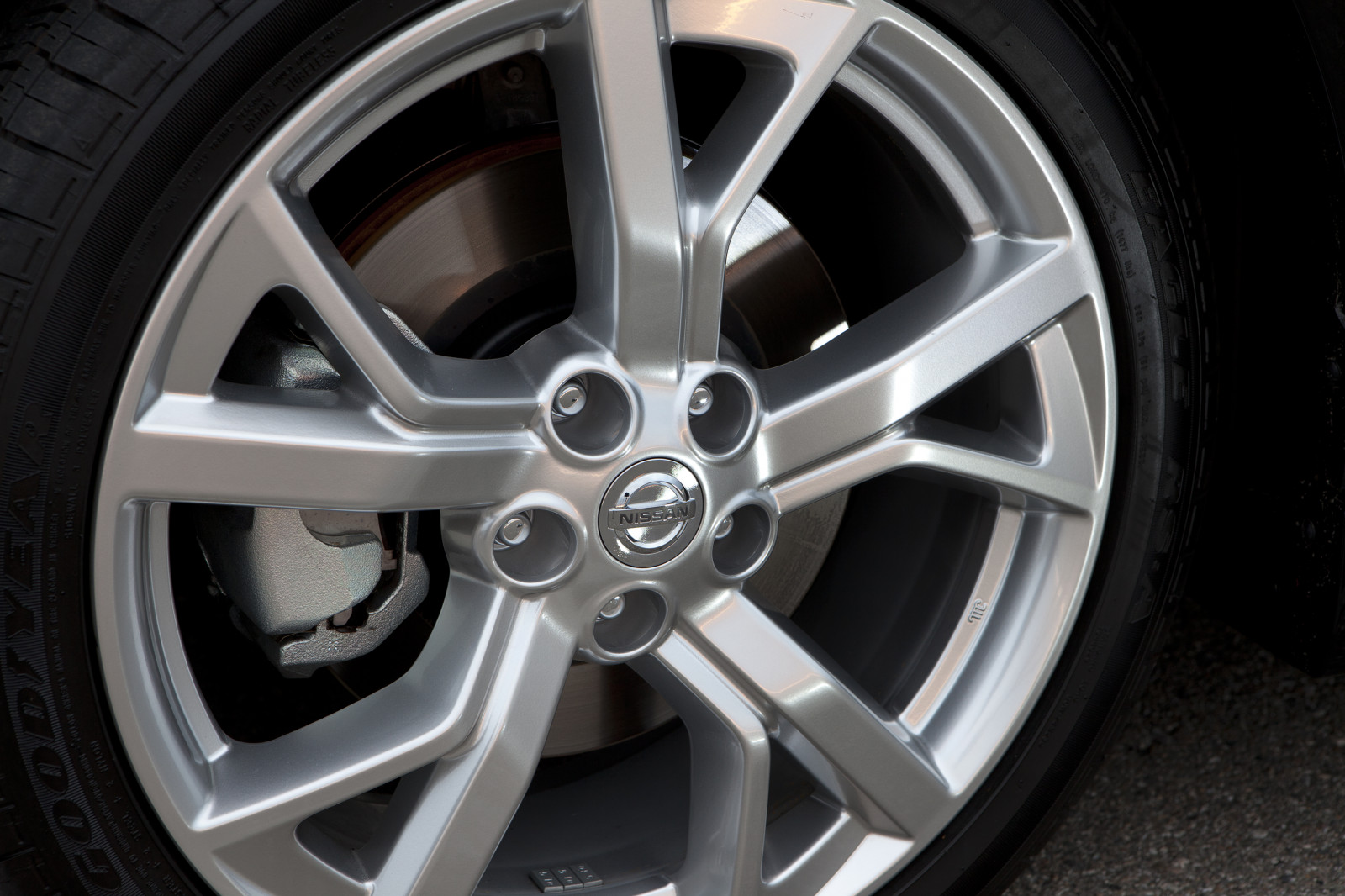 auto, vozidlo, Nissan, pneumatika, 2015, limuzína, netcarshow, netcar, obrázky vozidel, photo auto, kolo, Maxima, okraj, pozemní vozidla, automobilový exteriér, automobil make, luxusní vůz, rodinný vůz, kompaktní vůz, automotive pneumatiky, výkonné auto, sportovní užitkové vozidlo, mluvil, kola z lehkých slitin