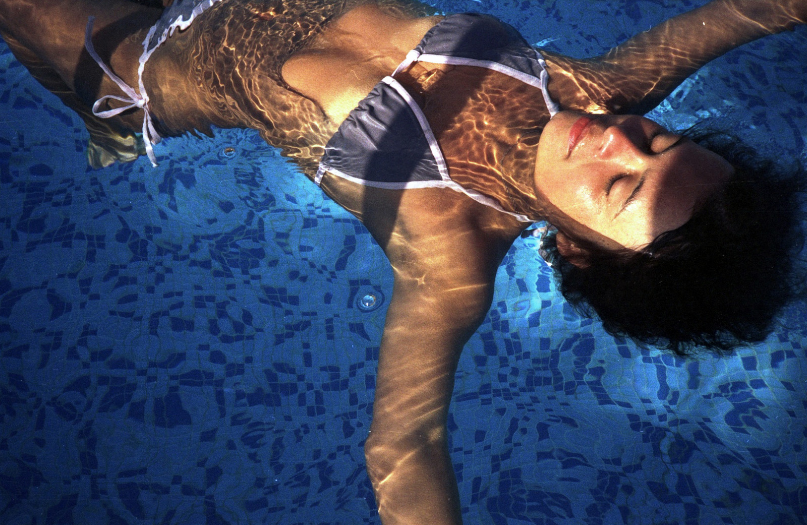 modrý, slunečnímu záření, Dovolená, film, voda, bazén, dívka, analogový, plavání, krocan, stíny, boční, Turkiye, dálkoměr, 40mm, plavky, F23, rolleixf35, BRZ, fujicolorsuperia100, prozkoumal, autaut, vintageanalogue, horusparadisehotel, rolleit rkiyeseries