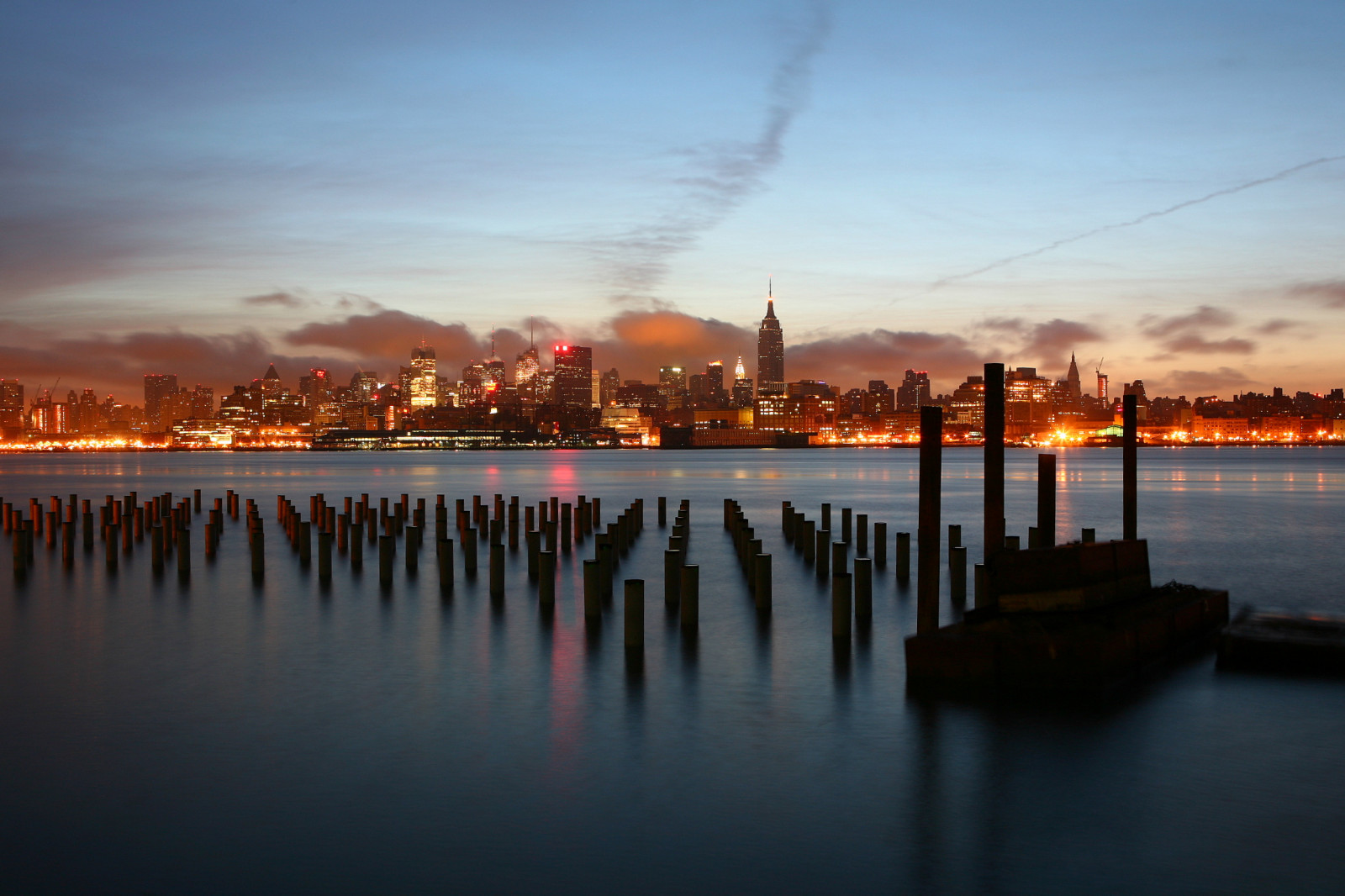 slunečnímu záření, krajina, světla, západ slunce, moře, město, panoráma města, voda, Příroda, městský, budova, odraz, nebe, mraky, svítání, panoráma, večer, ráno, řeka, horizont, Spojené státy americké, soumrak, Manhattan, mrak, stíny, 5 d, svítání, siluety, odrazy, newyork, Empire State Building, Hudson, nyc, New York City, samota, New Jersey, nj, eos5d, atmosférický jev, odlesk, Hoboken, Chrysler Building, viewlarge, pmarella, ef2470mmf28lusm, donttrythisathome, hudsoncounty, zatím co jsi spal, amomentintime, dancinginthedark, throughmyglasseye, riverviewpkproductions, wanderingatnight, myeyeshaveseenthis