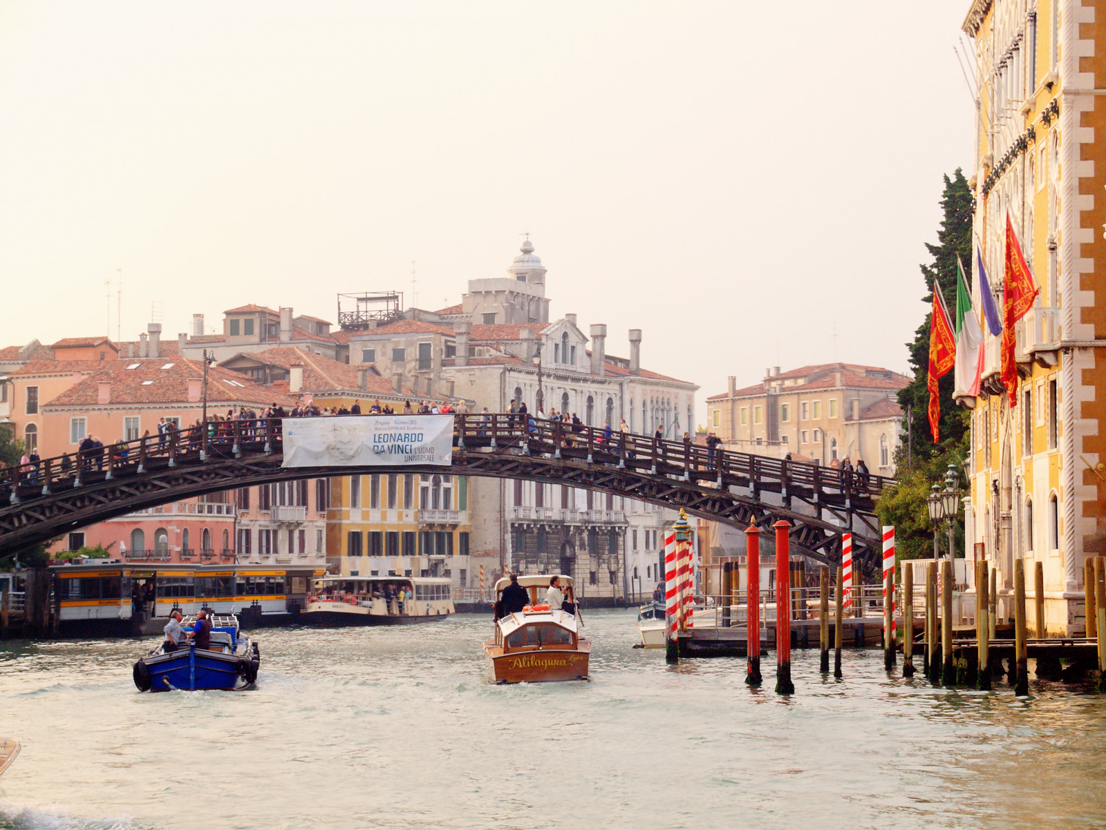 krajina, město, ulice, panoráma města, Itálie, starověký, voda, budova, nebe, Benátky, Cestovní ruch, panoráma, most, řeka, město, náměstí, kanál, metropole, waterscape, kanál, města, veneto, kanály, urban area, vodní, Metropolitní oblast, gondola, grandcanal, Pontedellaccademia, water transportation