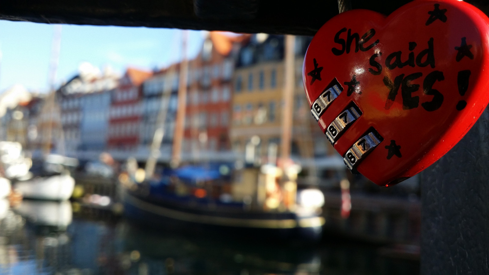 město, panoráma města, voda, milovat, odraz, Dánsko, visací zámek, manželství, Kodaň, cestovat, párů, lodě, přístav, Nyhavn, barvy, Valentýn, streetphotography, mosty