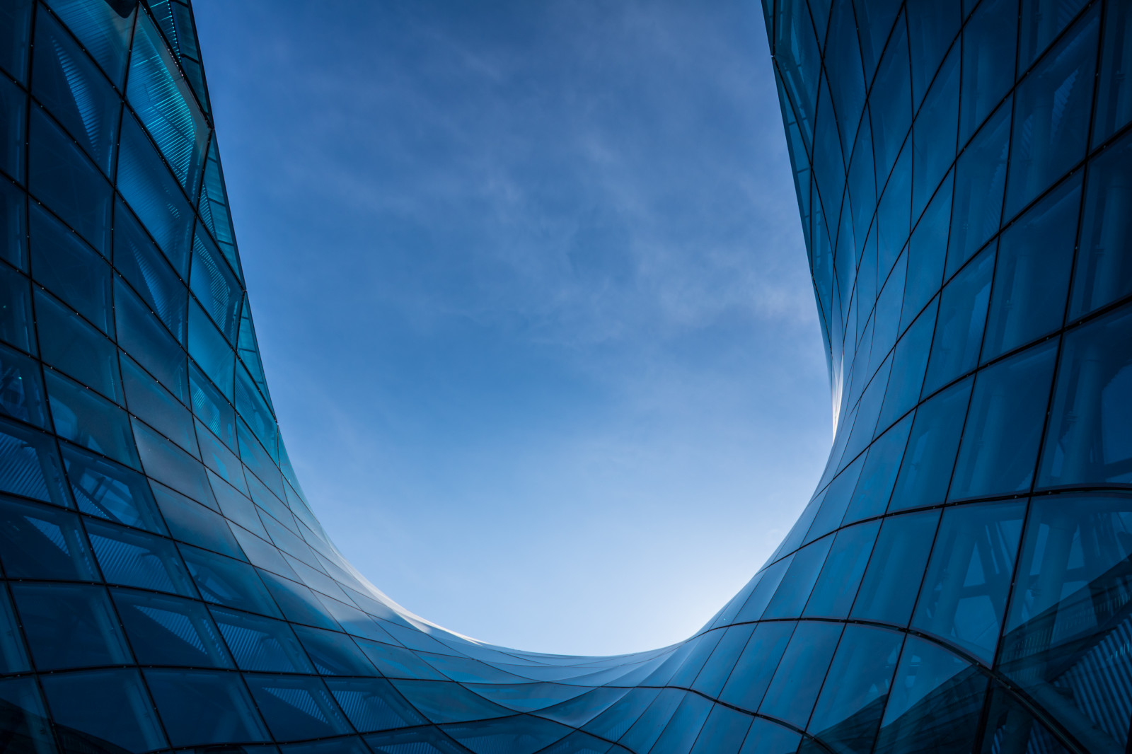 sollys, arkitektur, afspejling, himmel, symmetri, skyskraber, blå, horisont, atmosfære, Emporia, Sky, indkøbscenter, malmø, indkøbscenter, linje, bl, milepæl, dagtimerne, atmosfære af jord