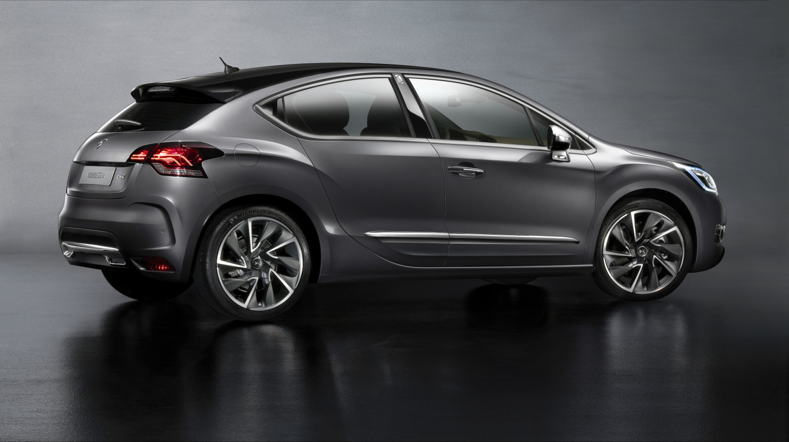 auto, vozidlo, DS, Citroen C4, peugeot, limuzína, 4, netcarshow, netcar, obrázky vozidel, photo auto, 2016, Citroen, kolo, pozemní vozidla, automobilového designu, automobilový exteriér, závodní auto, automobil make, luxusní vůz, rodinný vůz, městské auto, subcompact auto, hot hatch, renault m Gane