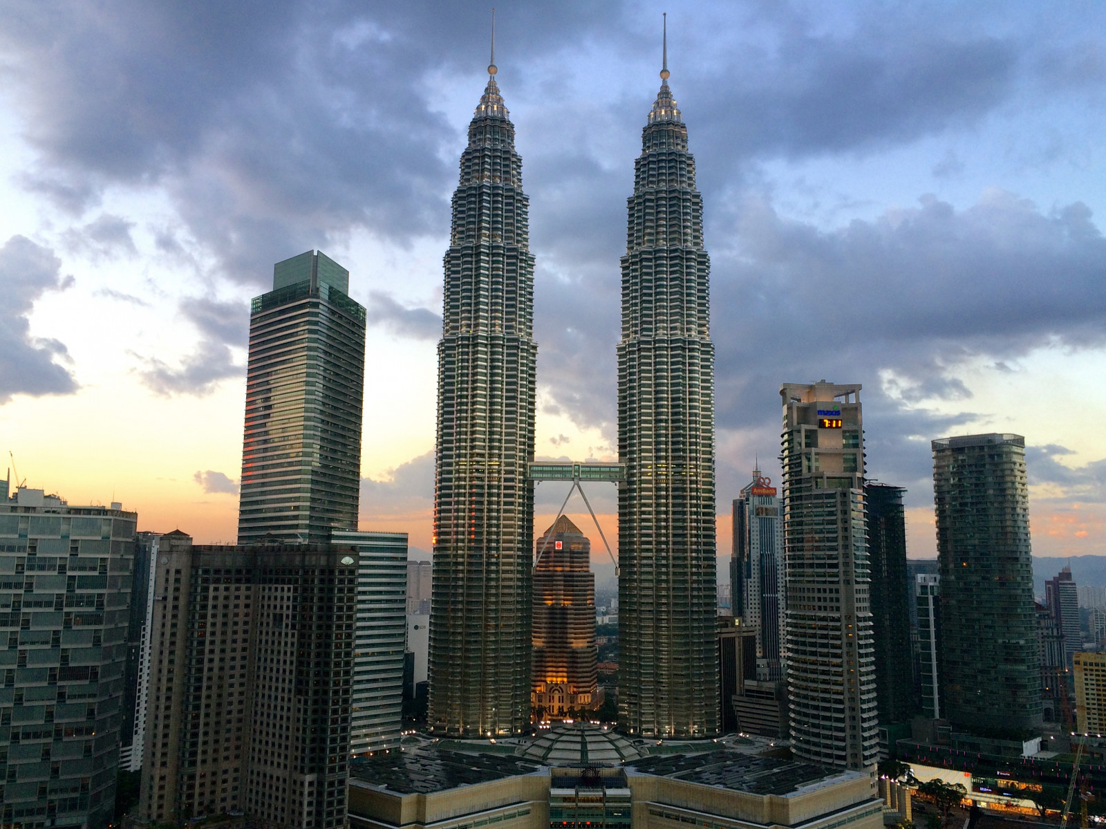 hovedstadsområde, skyskraber, bybilledet, metropol, byområde, milepæl, by, højhus, skyline, bygning, tårn, dagtimerne, himmel, ejerlejlighed, downtown, blandet brug