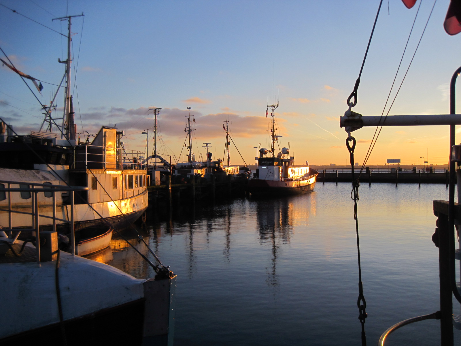Wallpaper Hafen Schiffe M Ltenort F Rde M Rz Ship Boat Pier Sonnenuntergangamwasser Sunset 1600x1200 645286 Hd Wallpapers Wallhere Feel free to download, share, comment and discuss every wallpaper you like. wallhere