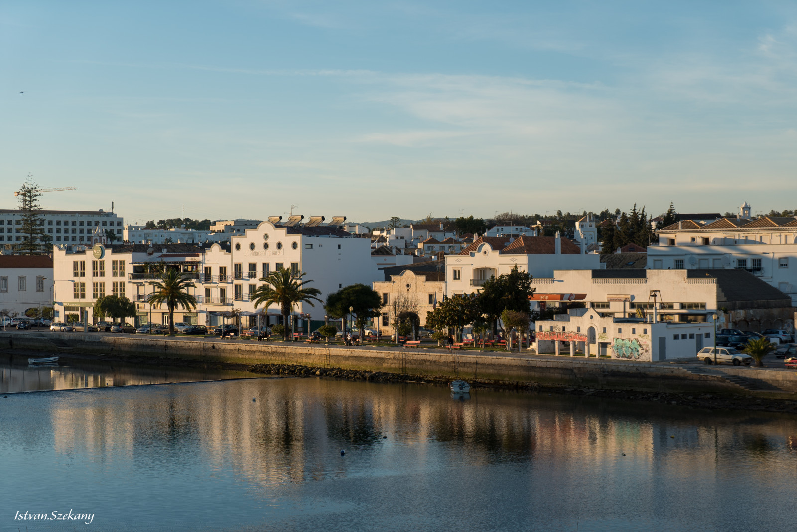 hav, by, bybilledet, vand, natur, afspejling, himmel, hus, skyline, aften, kyst, bænk, flod, havn, horisont, by, Europa, Bank, Opdagelse, Portugal, Europa, Marina, træ, downtown, rejse, ride, ocean, Havn, kanal, rejse, reflets, forstad, PT, byområde, vandveje, boligområde, algarve, prt, sonya7s, Tavira, continentsetpays, sonyalpha7s, szekany, riogilao