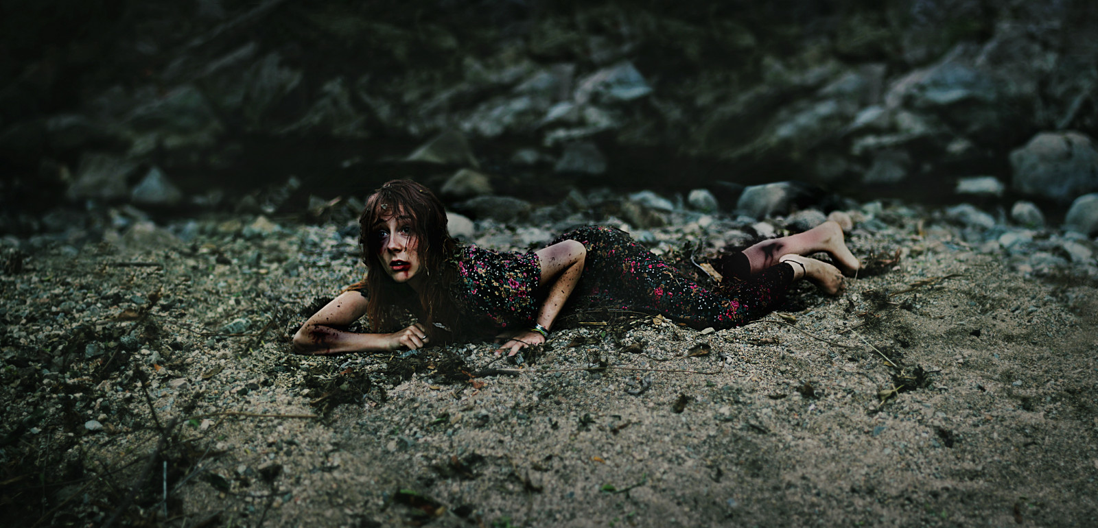 vand, klippe, græs, Canon, blod, gøre ondt, Conceptual, Koncept, træ, 50mm, pige, sjovt, mørke, selvportræt, smerte, skærmbillede, jord, nød, blå mærker