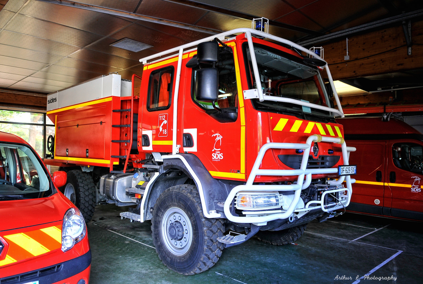 motorové vozidlo, doprava, požární sbor, vozidlo, protipožární zařízení, hasič, druh dopravy, pohotovostní služba, nákladní auto, pohotovostní vozidlo, fire station, nouzový, auto, automobilového designu, užitkové vozidlo, Zachránit, automobilový exteriér, automotive wheel system, public utility, auto part, kolo