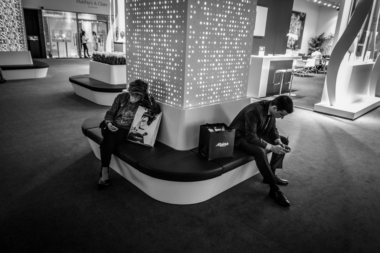 Kalifornie, Leica, město, cestovat, rodina, modrý, zima, svatba, západ slunce, oslava, letní, dovolená, portrét, lidé, Černý a bílý, tělesné, Itálie, hudba, bílý, newyork, Kanada, Francie, květ, makro, zelená, Londýn, UMĚNÍ, pláž, Příroda, voda, dívka, Krásná, festival, Japonsko, architektura, noc, Kánon, náměstí, krajina, fotografování, koncert, Nikon, Evropa, umělecký, upřímný, streetphotography, koťata, Basilejská, prozkoumat, squareformat, Schwarzweiss, HDR, iPhone, 2014, Baselworld, iphoneografie, Instagram, instagramapp