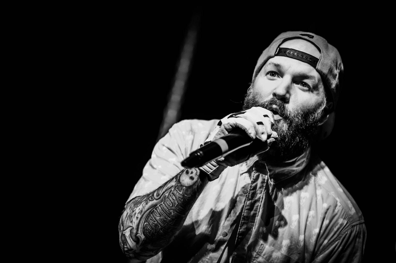 černobílý, hudba, zpěvák, hudebník, kytarista, zpěv, Limp Bizkit, zábava, Fred Durst, představení, Černý a bílý, monochromatické fotografování, vousy, basista, písničkář, Černá bílá, Rapcore