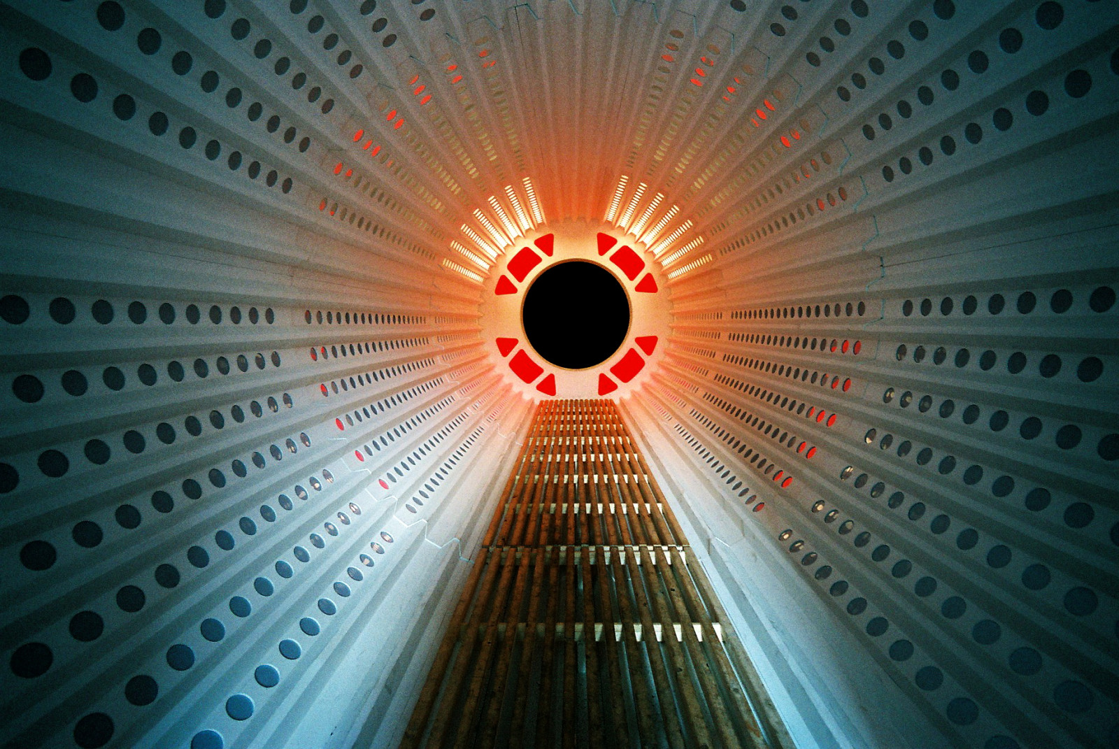 Japonsko, prostor, nebe, futuristický, umělecká díla, symetrie, kosmická loď, kruh, tunel, UMĚNÍ, 2001, světlo, kobe, osvětlení, čára, hala, film, analog, superbmasterpiece, Voigtlander, blueribbonwinner, Kansai, dálkoměr, kosmická loď, počítač tapeta, 15mm, heliar, bessal, Ohrada, onlyyourbestshots, bienále, aspaceodyssey, itsfullofstars, interstellartravel, experimentalspaces