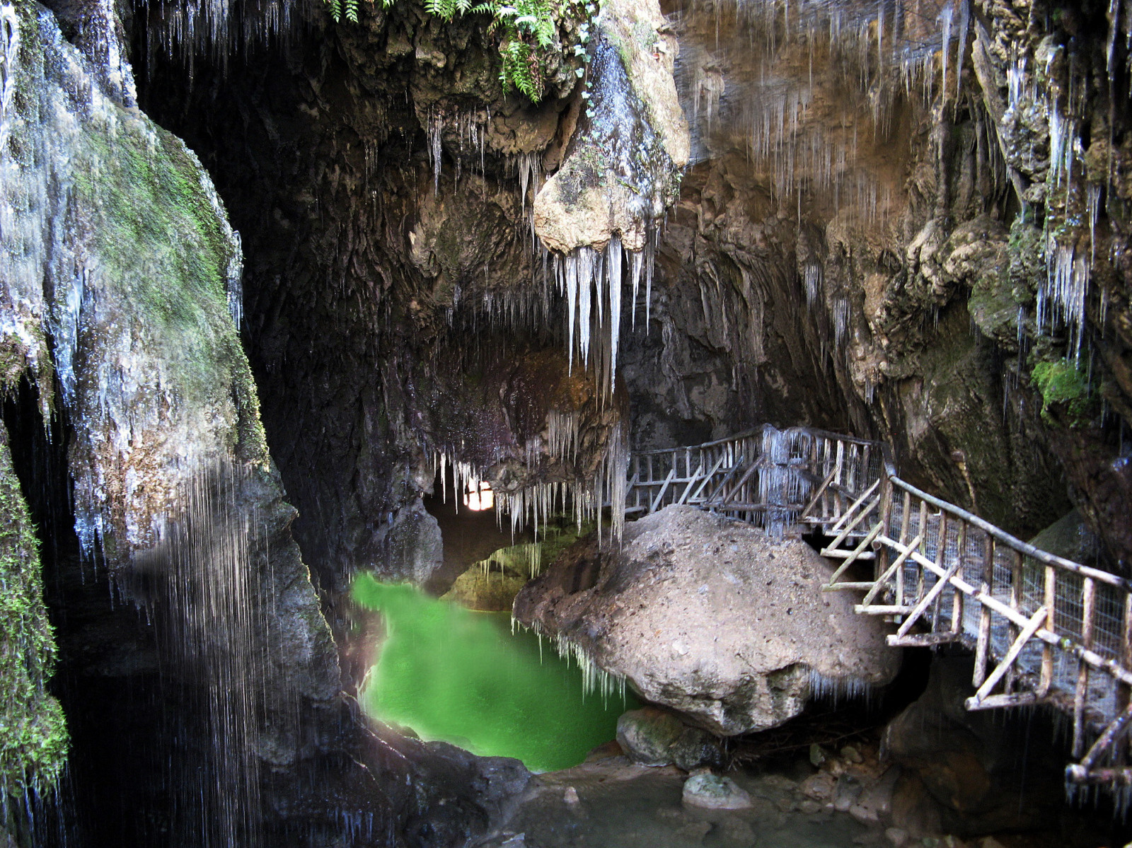 vodopád, voda, Skála, led, jeskyně, televize, proud, přírodní rezervace, Formace, strom, vodní tok, geologie, tělo z vody, grotte, vodní prvek, Ghiaccio, stalaktit, Fregona, Caglieron, Grottedelcaglieron, fluvial landforms of streams, karst landforms