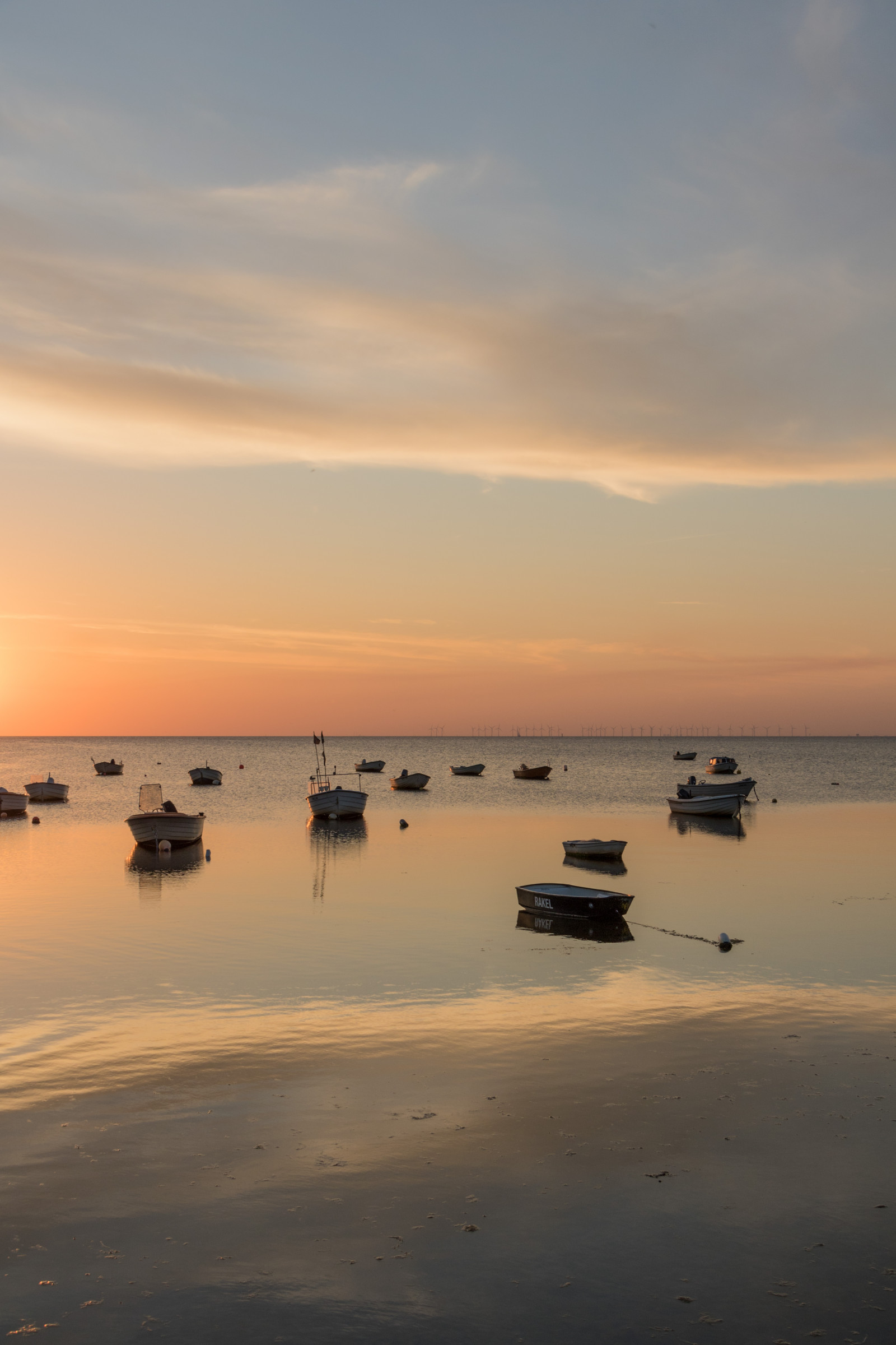 loď, západ slunce, moře, záliv, voda, pobřeží, písek, odraz, nebe, pláž, svítání, večer, ráno, pobřeží, slunce, horizont, soumrak, slunce, mrak, svítání, oceán, zlatá hodina, vlna, nebe, solnedg ng, vatten, fiskehoddorna, hav, b t, moln, h llviken, exif modelu canoneos760d, geocountry, Kamera aby kánon, geocity, Model fotoaparátu canoneos760d, geostate, geolocation, EXIF čočka efs18200mmf3556is, exif aby kánon, EXIF isospeed 100, EXIF otvor 80, exif focallength 28mm, gyllenetimmen, atmosférický jev, tělo z vody, mořská vlna, mělčina při ústí řeky