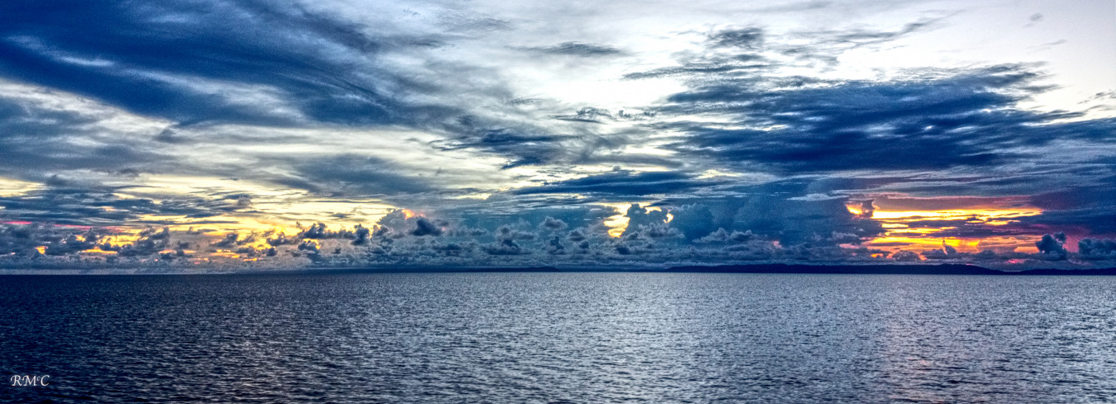 sollys, landskab, solnedgang, hav, by, bybilledet, sø, vand, natur, afspejling, himmel, berolige, Turisme, aften, horisont, atmosfære, skumring, lys, Sky, daggry, ocean, goldenhour, farve, marinemaleri, dagtimerne, computer tapet, vandressourcer