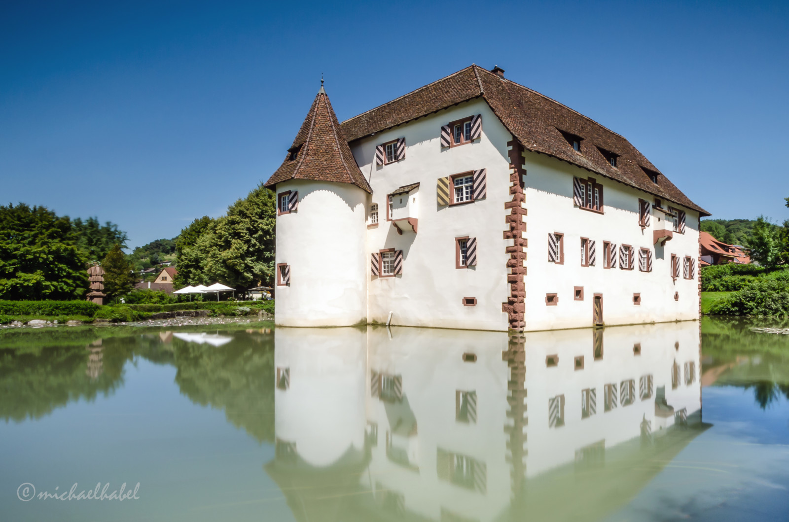 landskab, vand, bygning, afspejling, parkere, køretøj, slot, flod, Nikon, slot, DX, 30, 2014, nd, Landschaft, Foto, pæn, deutschland, Rådhus, Rathaus, architektur, NGC, nikonflickraward, wasser, eau, haus, reflexion, badenw Württemberg, wiese, sort skov, badenwuerttemberg, Landkreis, ausenaufnahme, nikond5100, vandveje, vandborg, ufer, Wasserschloss, WEITWINKEL, Schloss, Perspektive, nd1000, regio, Außenaufnahme, farbig, l rrach, Inzlingen, riehenstrase, imzlingen