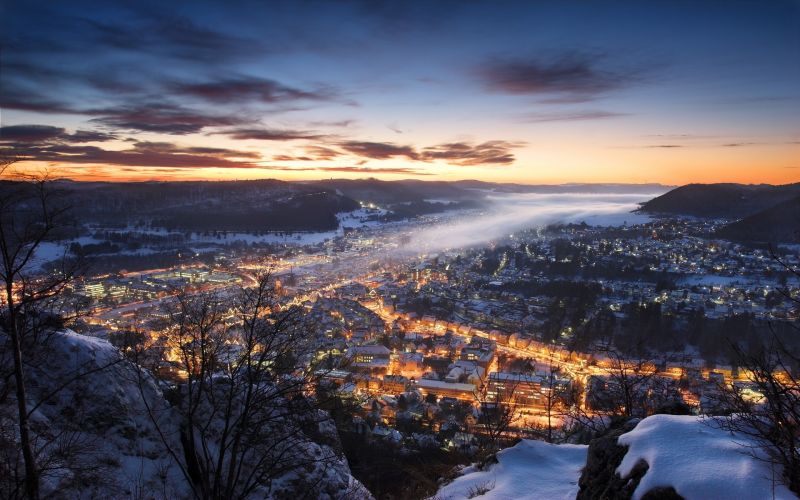 slunečnímu záření, krajina, západ slunce, město, panoráma města, světla slunečnímu záření, krajina, západ slunce, město, panoráma města, světla