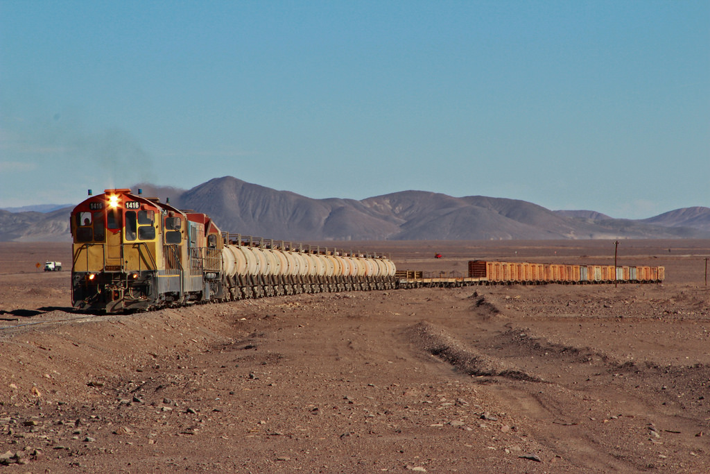 krajina, kopec, písek, nebe, vozidlo, pole, vlak, železnice, Kánon, poušť, Chile, doprava, lokomotiva, step, železnice, hora, tren, dráha, prostý, 600D, g, náklad, Norte, prérie, půda, venkov, Liparské landform, železniční doprava, kolejová vozidla, železniční vůz, desierto, ekoregion, canoneosrebelt3i, Cochrane, Ferrocarril, lokomotivy, locomotoras, Calama, carga, Pampa, Loa, Fcab, Nf210
