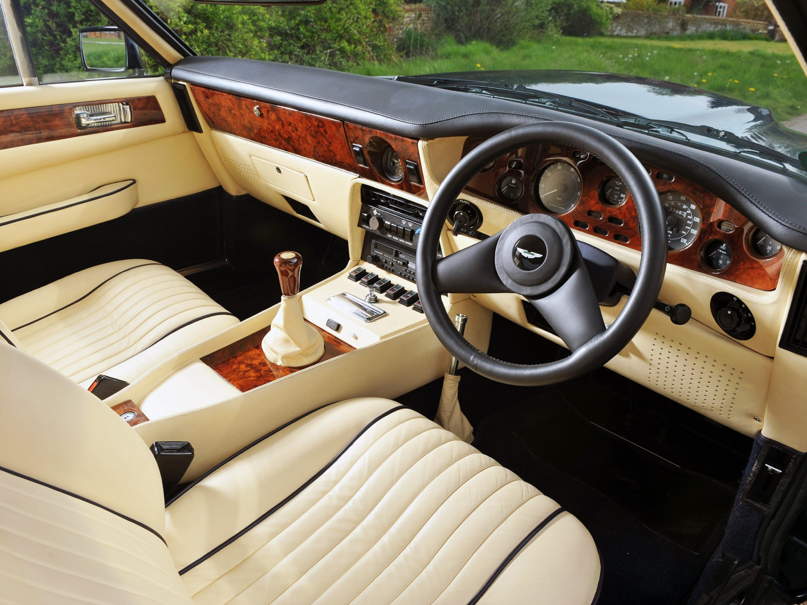 Auto, Innere, Fahrzeug, Sportwagen, Tachometer, Aston Martin, Cabriolet, Leistungsauto, Lenkrad, Limousine, 1977, V8, Salon, Supercar, Vorteil, Landfahrzeug, Automobil-Design, Automotive außen, Automobil machen, Luxusfahrzeug, Exekutivwagen