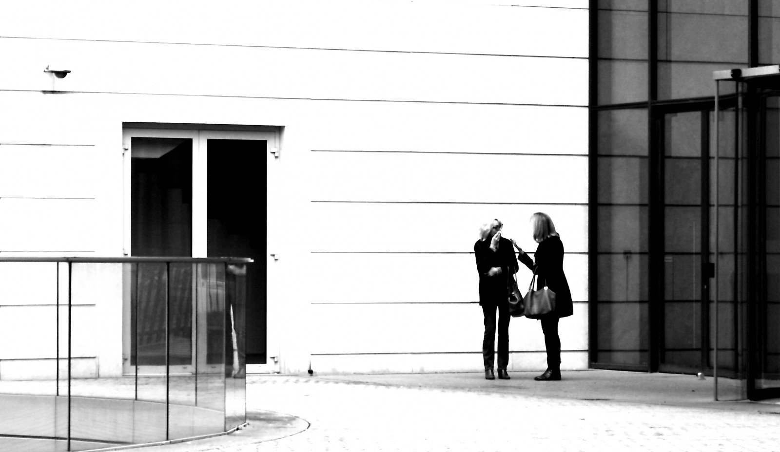 Černá, černobílý, okno, ulice, architektura, budova, silnice, fotografování, Dům, stojící, dveře, infrastruktura, Street View, fotografie, vchod, noiretblanc, blackandwithe, photoderue, momentka, urbanarte, fasáda, photopascalcolin, urban area, Černý a bílý, monochromatické fotografování, Pasdeporte, Ris13