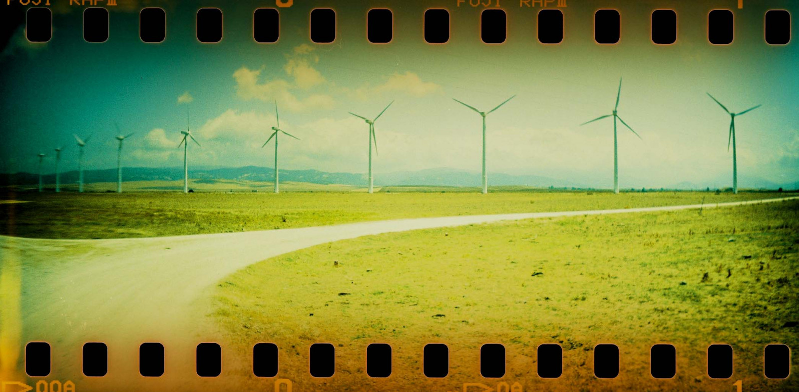 slunečnímu záření, krajina, tráva, nebe, pole, zelená, ráno, vítr, horizont, atmosféra, Lomography, mrak, lučina, fuji, louka, prostý, lomo, energie, prérie, počítač tapeta, Atmosféra Země, jev, ekoregion, lomografia, ozubené kolečko, Fujiprovia400f, sprocketrocket, fujiexpired