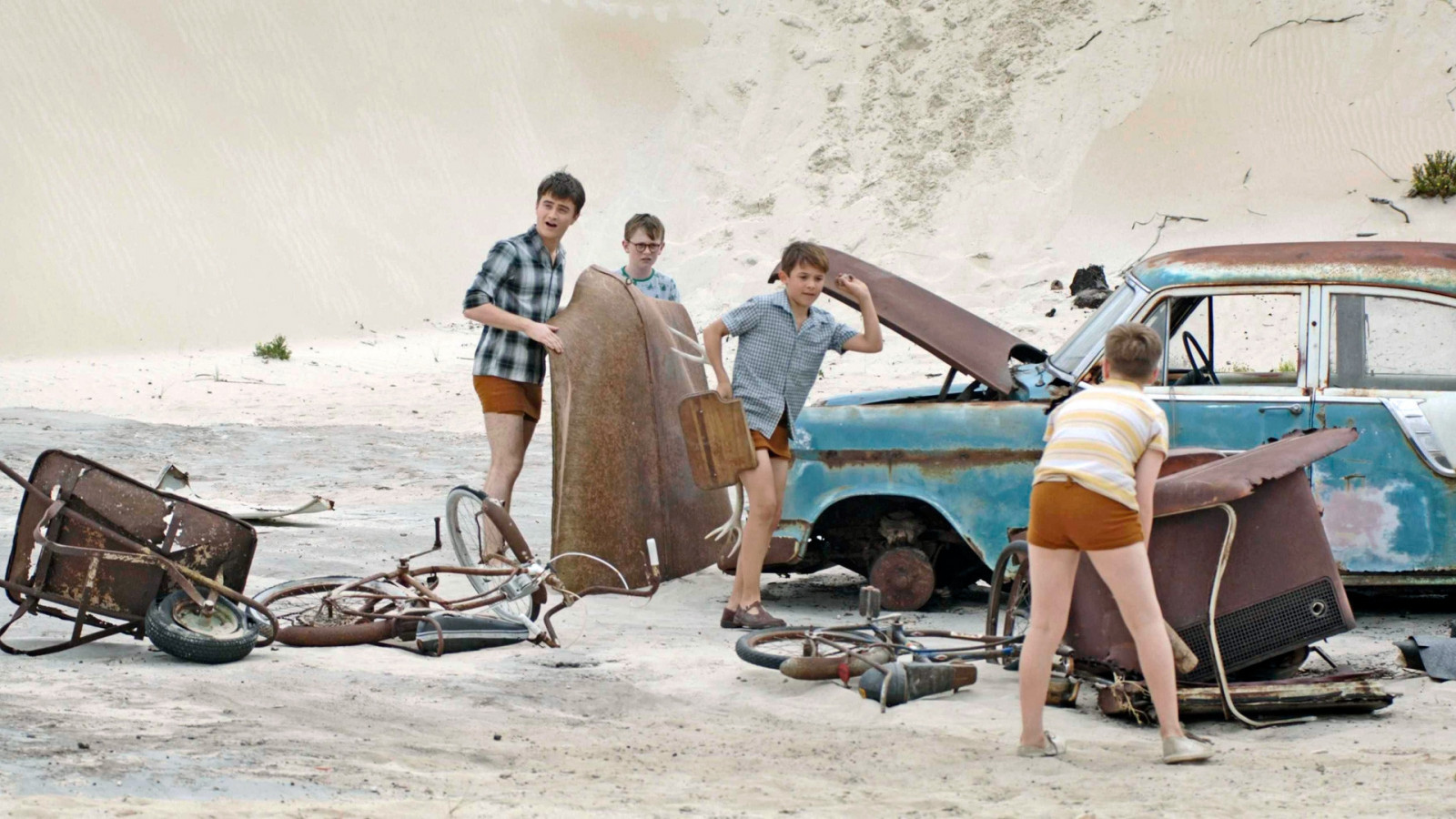 prosinec chlapci, auto, náhradní díly, šrot, Daniel Radcliffe, chlapci