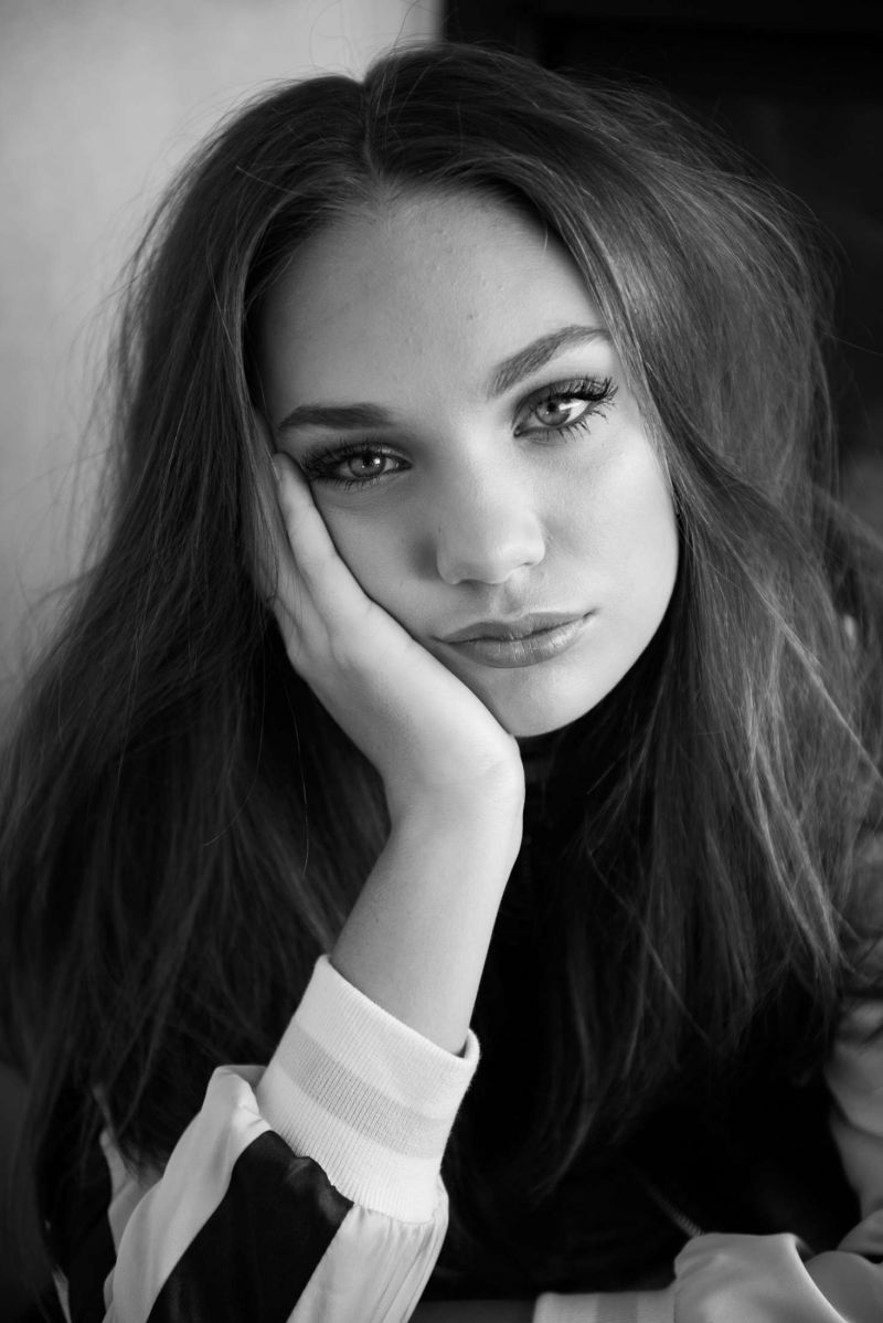Maddie Ziegler,μονόχρωμος