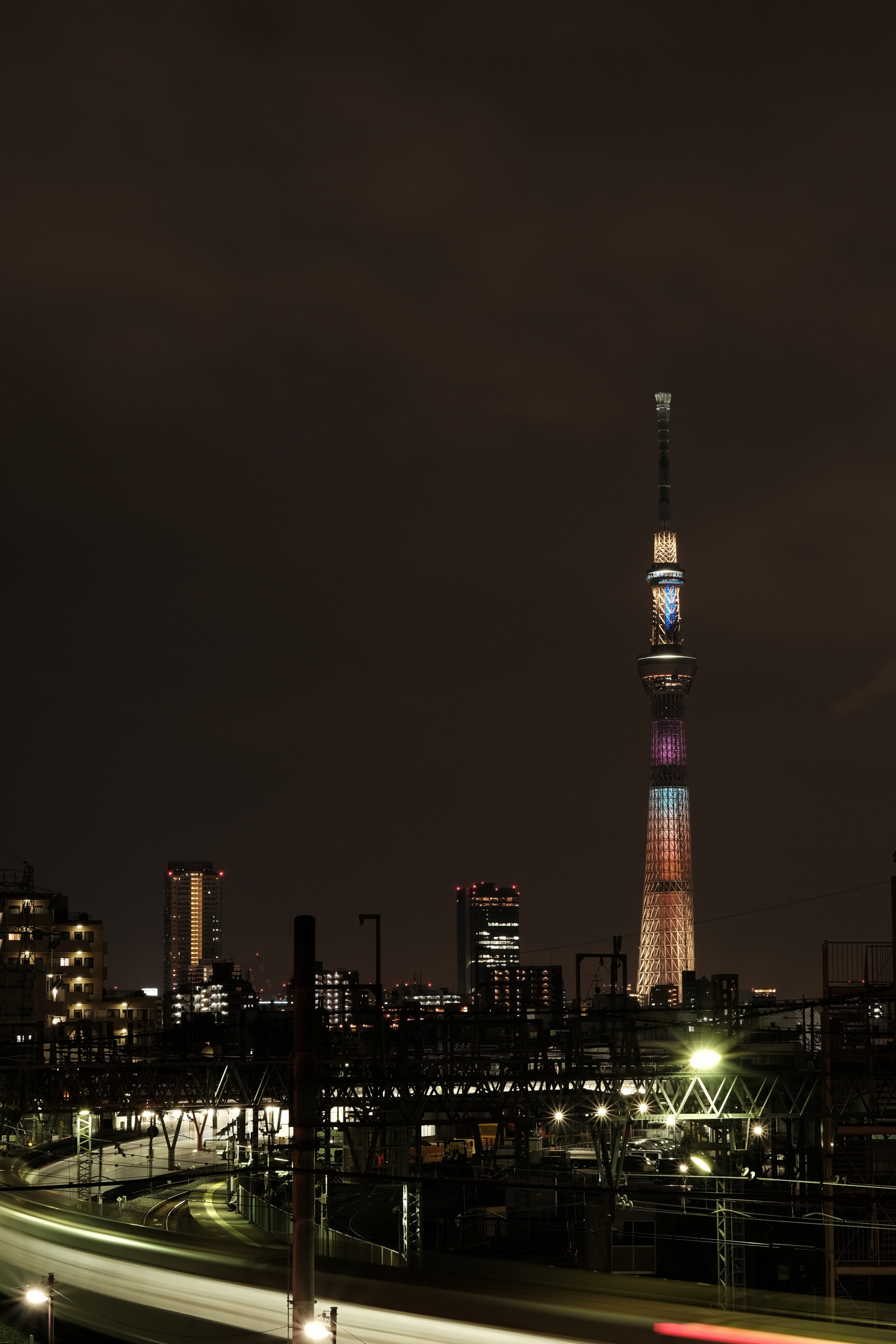 Japonsko, město, panoráma města, noc, architektura, odraz, panoráma, mrakodrap, večer, věž, soumrak, metropole, Tokio, Fujifilm, jp, Skytree, světlo, centrum, osvětlené, osvětlení, osvětlení, fuji, tma, Fujinon, mezník, Tokyo Sky Tree, kanegafuchi, xf56mmf12r, xf56mm, XT1, lovelychocolat, urban area, Atmosféra Země, Metropolitní oblast, lidské osídlení