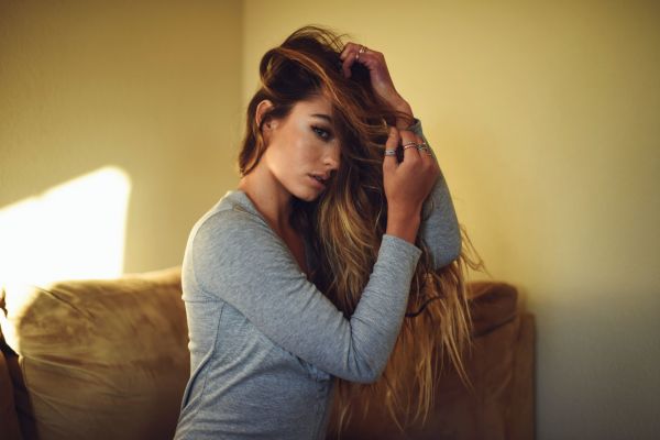 women,model,brunette,looking at viewer,Sommer Ray,hands in hair