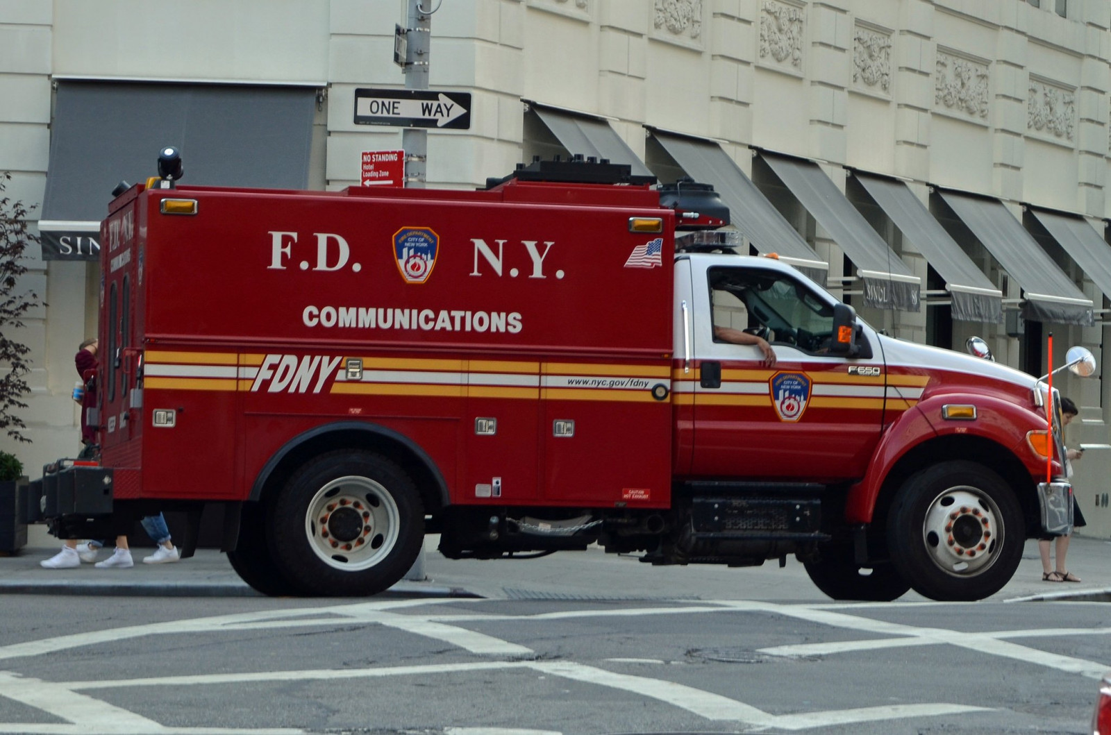 Wallpaper 2048x1356 px, ambulance, boat, camion, cars, d, departments