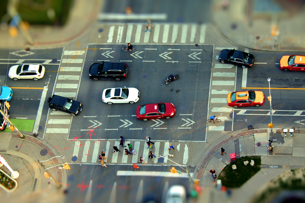 lidé, bílý, auto, Červené, vozidlo, zelená, žlutý, Šedá, Kánon, Kanada, Toronto, maketa, červen, Ontario, hobby, centrum, autobus, přechod, změna sklonu, cars, průsečík, chodci, barvy, canonphotography, pruh, HSM, rozcestí, miniaturestyle, digimagic, toyrontolife, Toyland, katrinray, dreamscapesoftoronto, Tilfshift, Jarviscollegiateinstitute, Happyminiaturesunday, Minicrossroadtrafficintoyronto