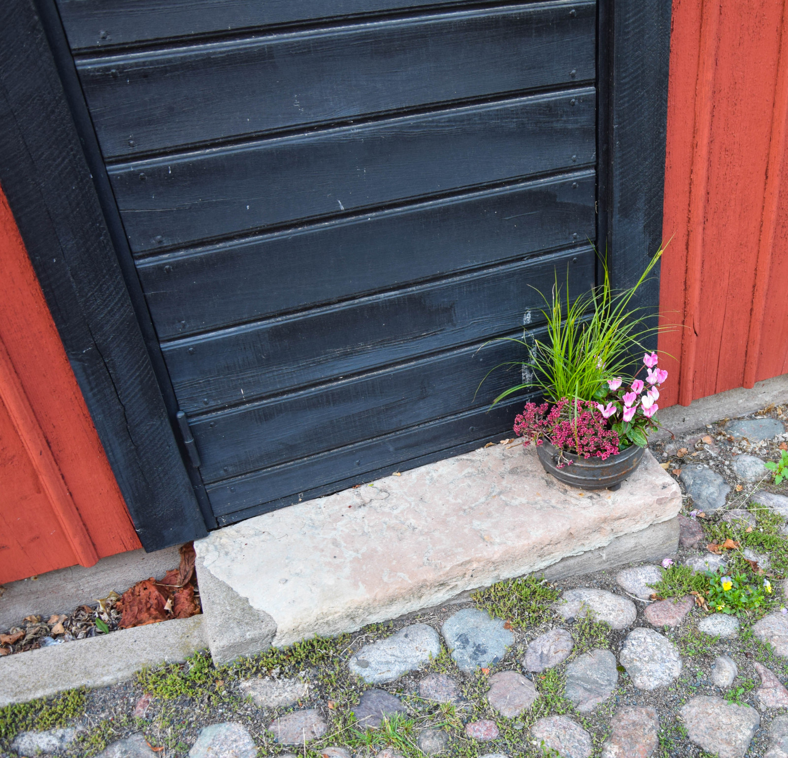 město, nebe, stěna, mraky, dřevo, dveře, Švédsko, Evropa, chodník, zadní dvorek, Cihlový, podzim, yard, venkovní, alej, domy, dlažební kostky, sm půdy, woodenhouses, Oskarshamn, besv ret, besv rsgatan, Žaluzie okna, outdoor struktura, povrch vozovky