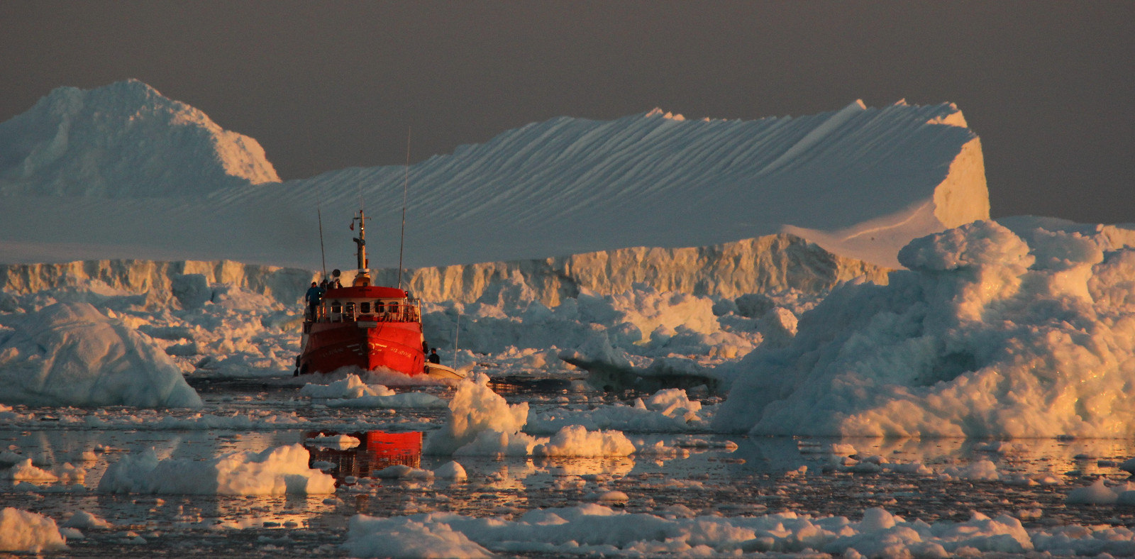 landskab, bjerge, rød, himmel, vinter, is, Grønland, Arctic, skumring, forår, Fryser, midnat, 2014, bjerg, glød, daggry, refleksioner, isbjerge, midnatssol, geologisk fænomen, bjergkæde, is kappe, iskold landskabsform, Ilulissat, Diskobugten, Naturetrek, oceanwideexpeditions, svrembrandtvanrijn
