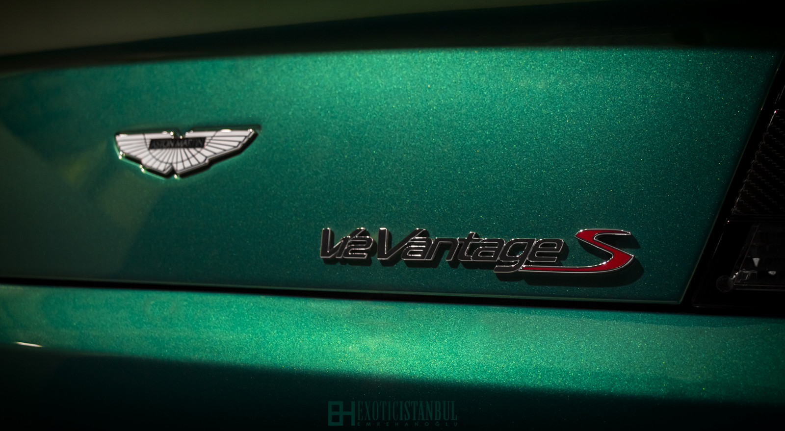 sport, bil, køretøj, grøn, Istanbul, Kalkun, teknologi, DBS, 2015, væddeløb, mærke, motorer, eksotisk, Vanquish, Koncept, ny, race, autoshow, Han, auto, aston, martin, multimedie, emblem, udsigtspunkt, v12, DB7, Aston Martin, DB9, grafik, computer tapet, bildesign, automotive exterior, skrifttype, displayindretning, Emre, exoticistanbul, istanbulexotic, emrehanoglu, Hano lu, ehanoglu, egzotik, egzotikistanbul, Turkiye, Fuar, Yenik y, v12vantage, DB6, udstilling, Otomobil, T yap, GT12, viridiangreen, Yenik ymotors, Ddmotorluara lar