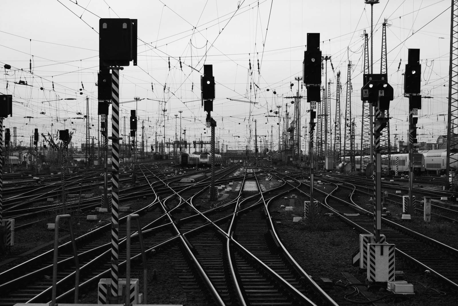 Černý a bílý, černobílý, vlak, Německo, Černá bílá, Italia, pentax, Frankfurt, vlakové nádraží, kolejnice, Mainstation, Černý diamant, blackandwhiteonly, K200D, flickritalia, seba0815