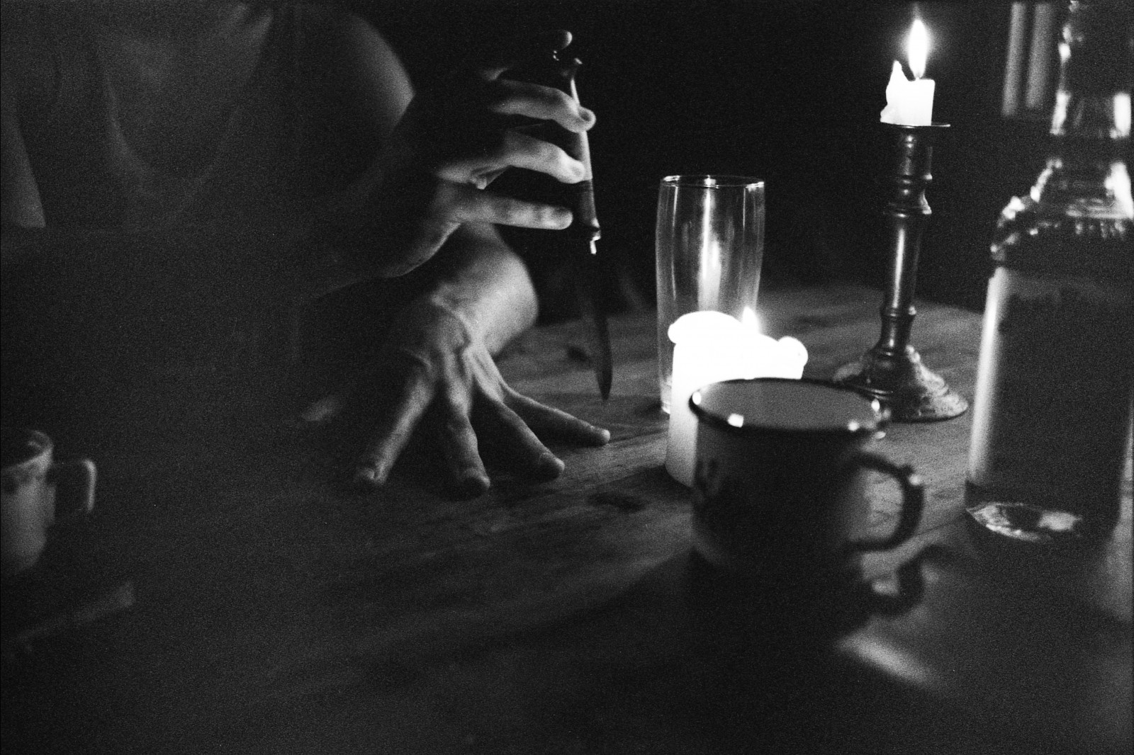 Černá, fotografie, Černý a bílý, tma, monochromatické fotografování, světlo, momentka, fotografování, noc, černobílý, zátiší fotografování, Film noir, půlnoc, temná místnost