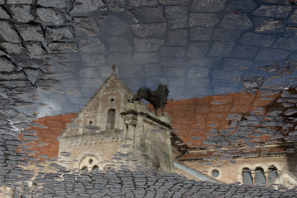 Wallpaper : rock, cobblestone, building, reflection, sky, wall, lion ...