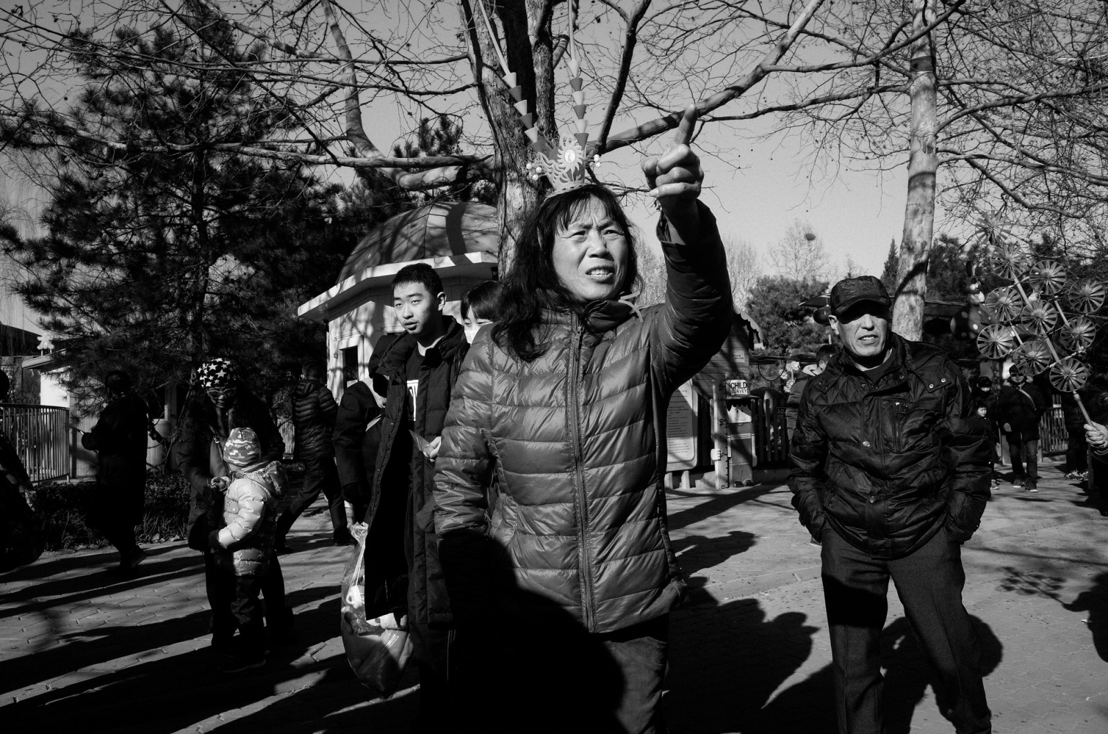 lidé, bílý, Černá, černobílý, ulice, Čína, městský, silnice, fotografování, život, Beijing, střelec, infrastruktura, výstřel, Černý a bílý, scéna, strom, Pohled, rostlina, wb, tělesné, Street View, člověk, pouliční život, třídaFoto, styl, streetphotography, lidstvo, dav, upřímný, streetscene, streetshot, prasknutí, momentka, střílet, urbanstreet, Černý a bílý, monochromatické fotografování, dřevina, urbanview, živel, streetshooter, streetshoot, nocolor, Urbanpeople, Urbansence, Urbancandid