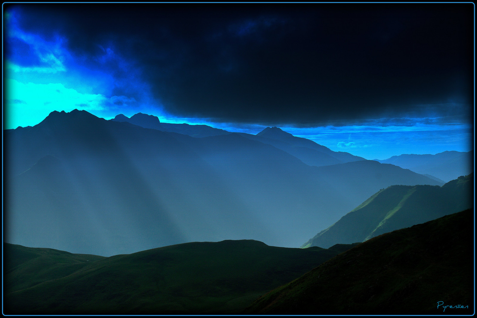 hory, Příroda, nebe, atmosféra, prach, jitřenka, UMĚNÍ, Terén, mrak, hora, elitegalleryaoi, tvořivý, theunforgettablepictures, bestcapturesaoi, platinumphoto, flickrdiamond, artofimages, Frankreich, Snímek obrazovky, colorphotoaward, Oberberg, vanagram, vosplusbellesphotos, pyren en, atmosférický jev, počítač tapeta, pohoří, fogmist, specnature, sundonw