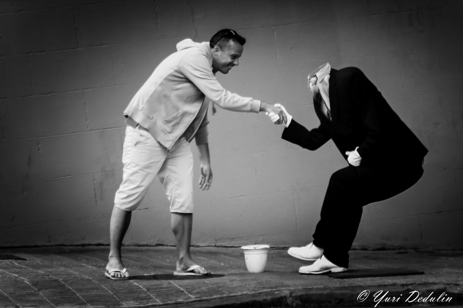 Wallpaper : 2014, Barcelona, Spain, yuridedulin, bw, handshake ...