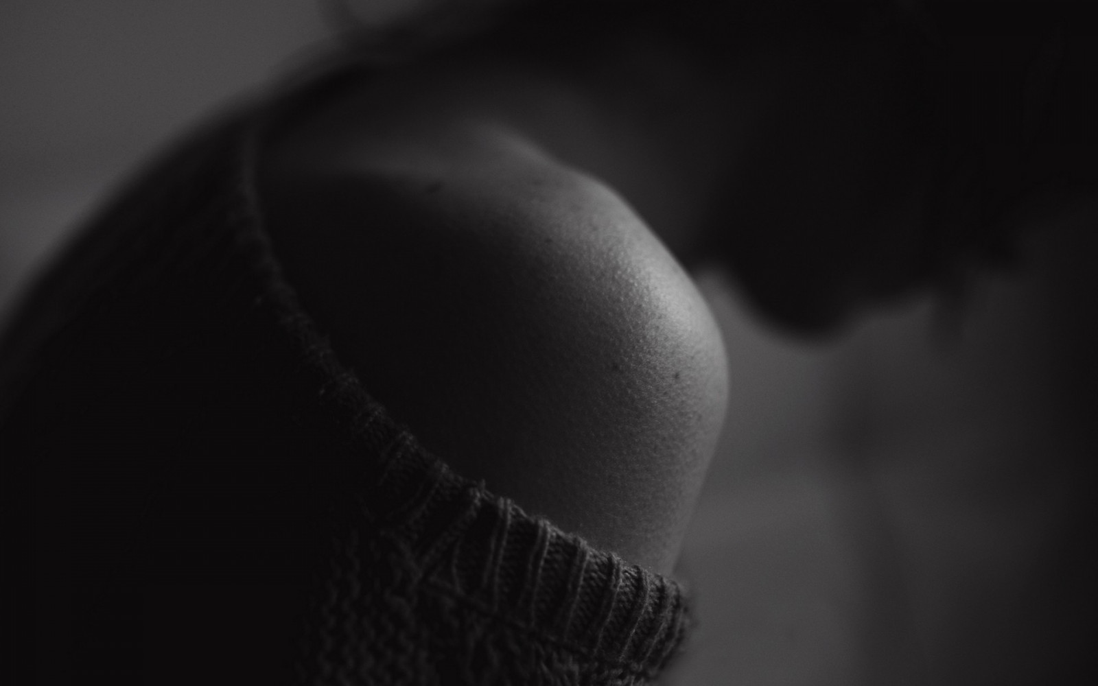 สีขาว, ดำ, ผู้หญิง, ขาวดำ, ความลึกของสนาม, เงา, การถ่ายภาพ, เบา, มือ, รูปร่าง, ความมืด, แขน, 1920x1200 px, ดำและขาว, ถ่ายภาพขาวดำ, ใกล้ชิด, การถ่ายภาพมาโคร