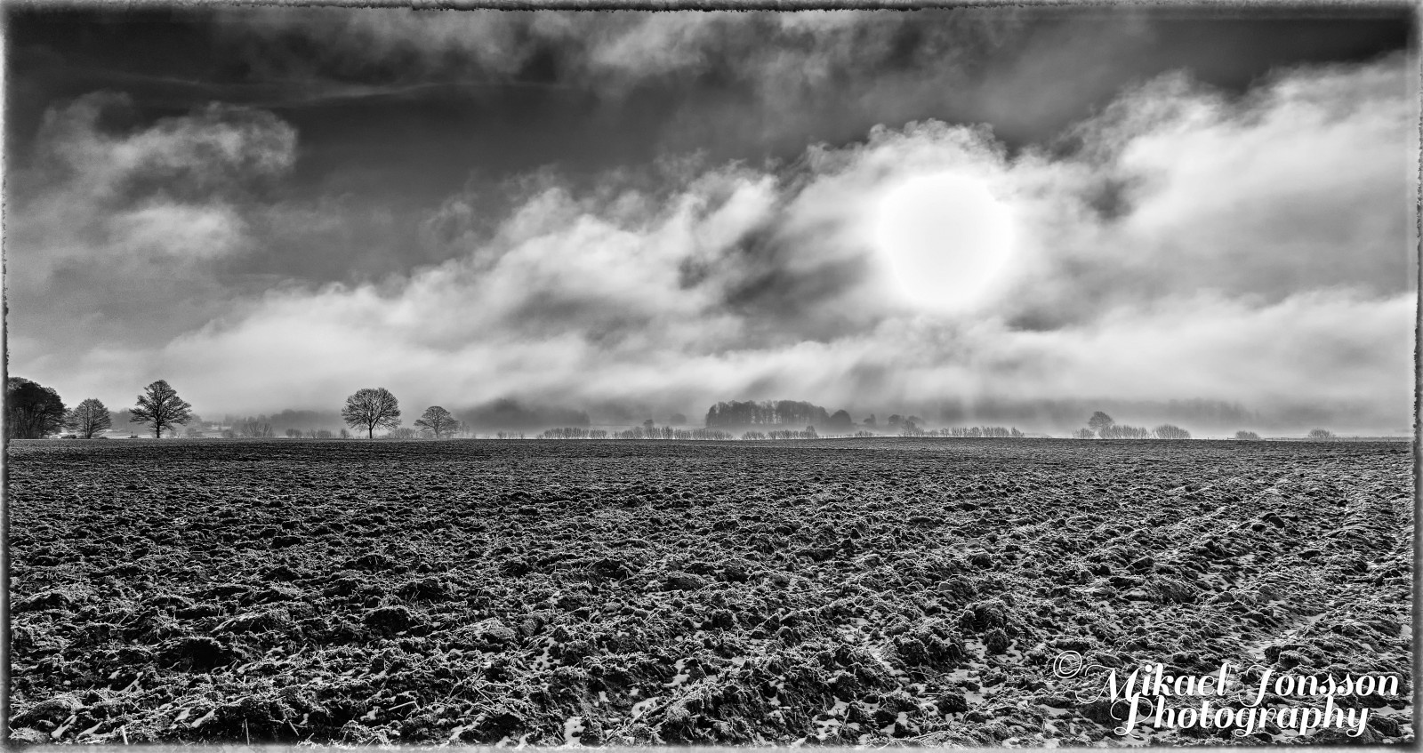 sollys, landskab, monokrom, græs, himmel, Mark, fotografering, morgen, tåge, horisont, atmosfære, Nikon, Sverige, MM, Sverige, Sky, træ, F28, tåget, Tamron, udforske, D810, udforsket, DIMMA, skog, soluppg ng, Morgon, 28, sp, Aker, Halland, computer tapet, sort og hvid, monokrom fotografering, meteorologisk fænomen, inexplore, fænomen, 1530, 150300, tamronsp1530mmf28, tamronsp1530mmf28divcusd, tamronsp1530mmf28diusd, tamronsp1530mmf28usd, tamronsp1530mmf28vc, tamron1530mmf28, Kungs ter, stock photography