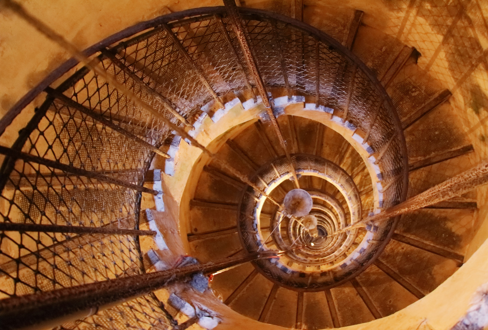 modrý, světlo, oranžový, abstraktní, Francie, UMĚNÍ, svítilna, elektrický, kontrast, spirála, schodiště, pevnost, perspektivní, vězení, schodiště, vězení, dojem, nekonečný, franchecomt, Joffre, spirála, artisitc, Vauban, Doubs, Colimacon, toussaintlouverture, ch teaudejoux, escalier, fortdejoux, escalieravis