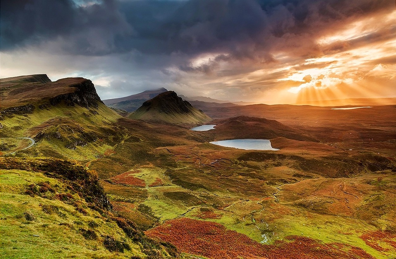 slunečnímu záření, krajina, západ slunce, kopec, jezero, Skála, Příroda, odraz, tráva, nebe, silnice, mraky, svítání, ráno, pobřeží, útes, sluneční paprsky, divočina, potoky, tundra, plošina, Terén, mrak, podzim, hora, svítání, vysočina, jezero, atmosférický jev, počítač tapeta, horských reliéf, landform, geografický rys, pohoří, klesl, 1280x839 px