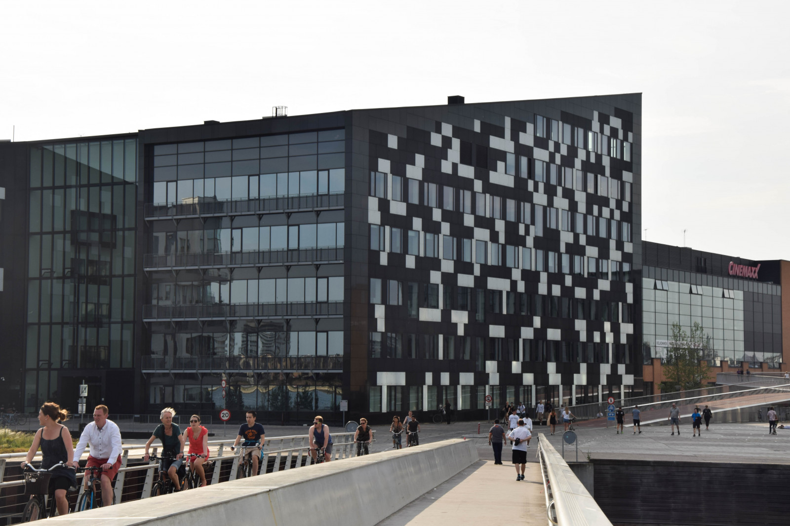 by, arkitektur, vand, bygning, afspejling, himmel, bro, sommer, stadion, København, spegling, architecutre, Islandsbrygge, buidlings, Havneholmen, brygge, Bryggebroen, savefop, plaza, reklame, facade, hovedkvarter