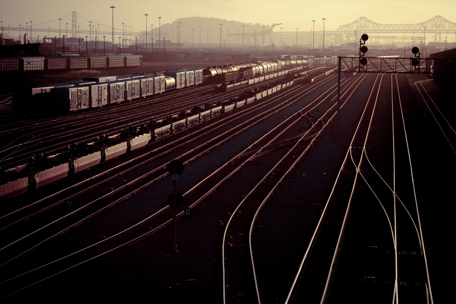 nebe, vlak, večer, ráno, Kalifornie, horizont, atmosféra, Spojené státy americké, soumrak, doprava, elektřina, světlo, 10, Amerika, čára, dráha, fav10, fav20, fav50, fav30, fav40, fav80, fav70, fav25, fav60, Spojené státy, Spojené státy americké, pruh, Eastbay, železniční doprava, železniční vůz, koleje, elektrické napájení, fav90, oakland, photowalking, pandoraphotowalk, photowalking070709, photowalking07092009, sueprfave, fixed link