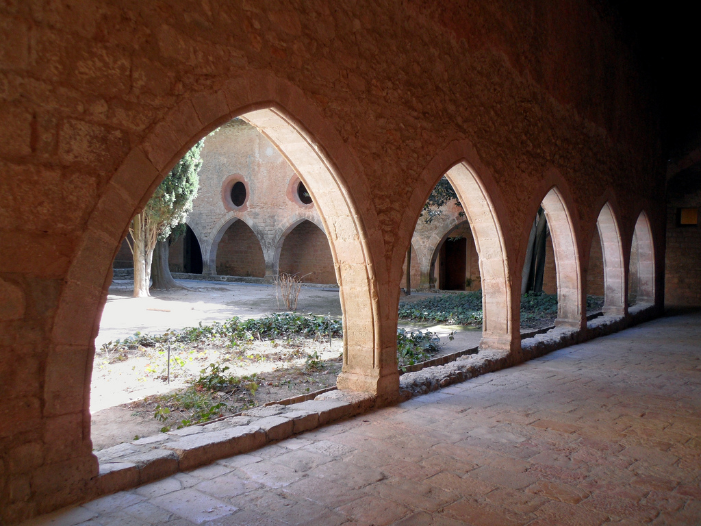 vindue, arkitektur, bygning, historie, Spanien, bue, lejr, arkade, santa, alt, Maria, Catalunya, de, buegang, Gotic, ægte, romansk, Spagna, gotico, Espana, oldtidshistorie, historiske sted, Monasterio, hacienda, Galleria, kloster, chiostro, Monestir, Catalogna, Cataluna, Catalogne, Galeria, Creus, Romanico, Claustro, Reial, Claustre, Santes, catalonhia, caravanserai