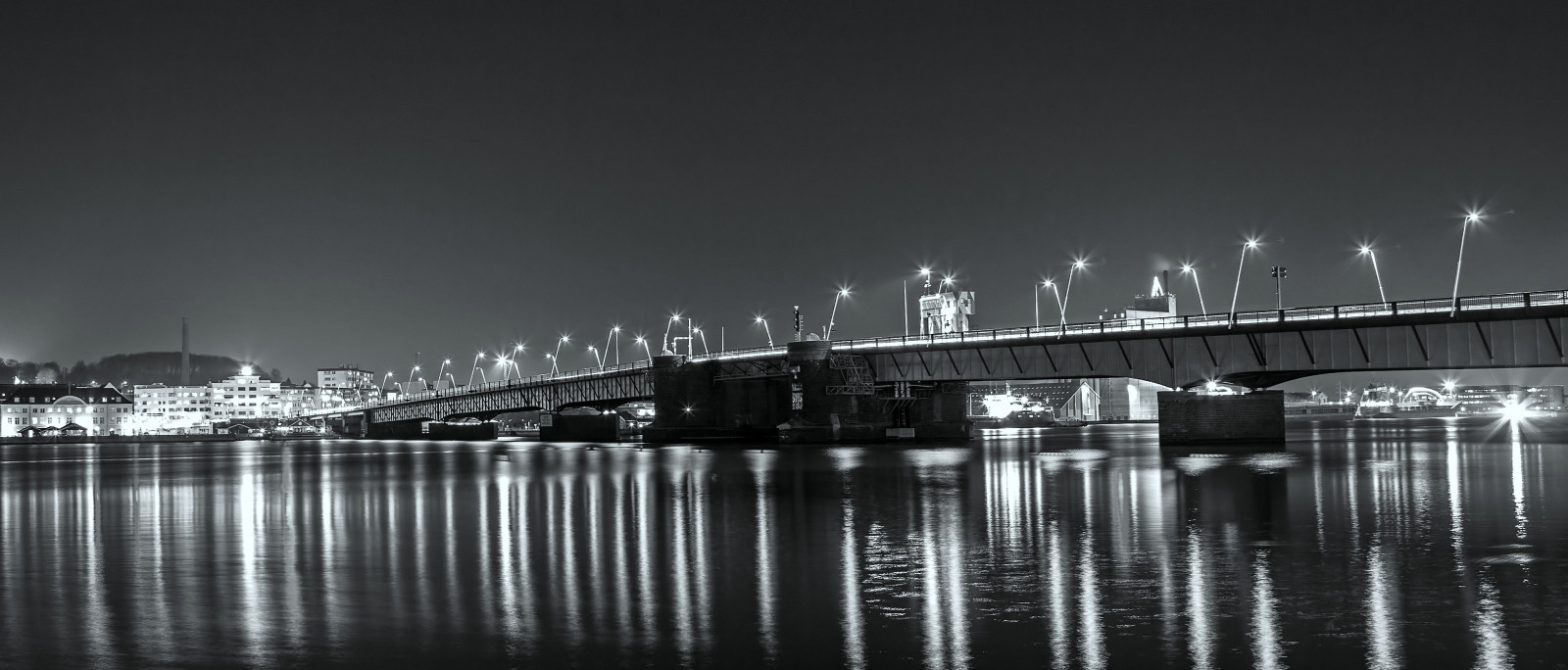 bílý, Černá, černobílý, město, panoráma města, noc, odraz, panoráma, večer, most, přístav, soumrak, Bro, Černý a bílý, Danmark, tma, lys, druh, pohledy, atmosférický jev, Černý a bílý, monochromatické fotografování, nonbuilding struktura, canon5dmarkll, elementsorganizer11, 2470f28l, lukketid, lang, Aften, Aalborg, hvid, Limfjorden